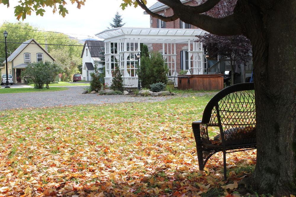 Auberge Nuits de St-Georges Bromont Extérieur photo