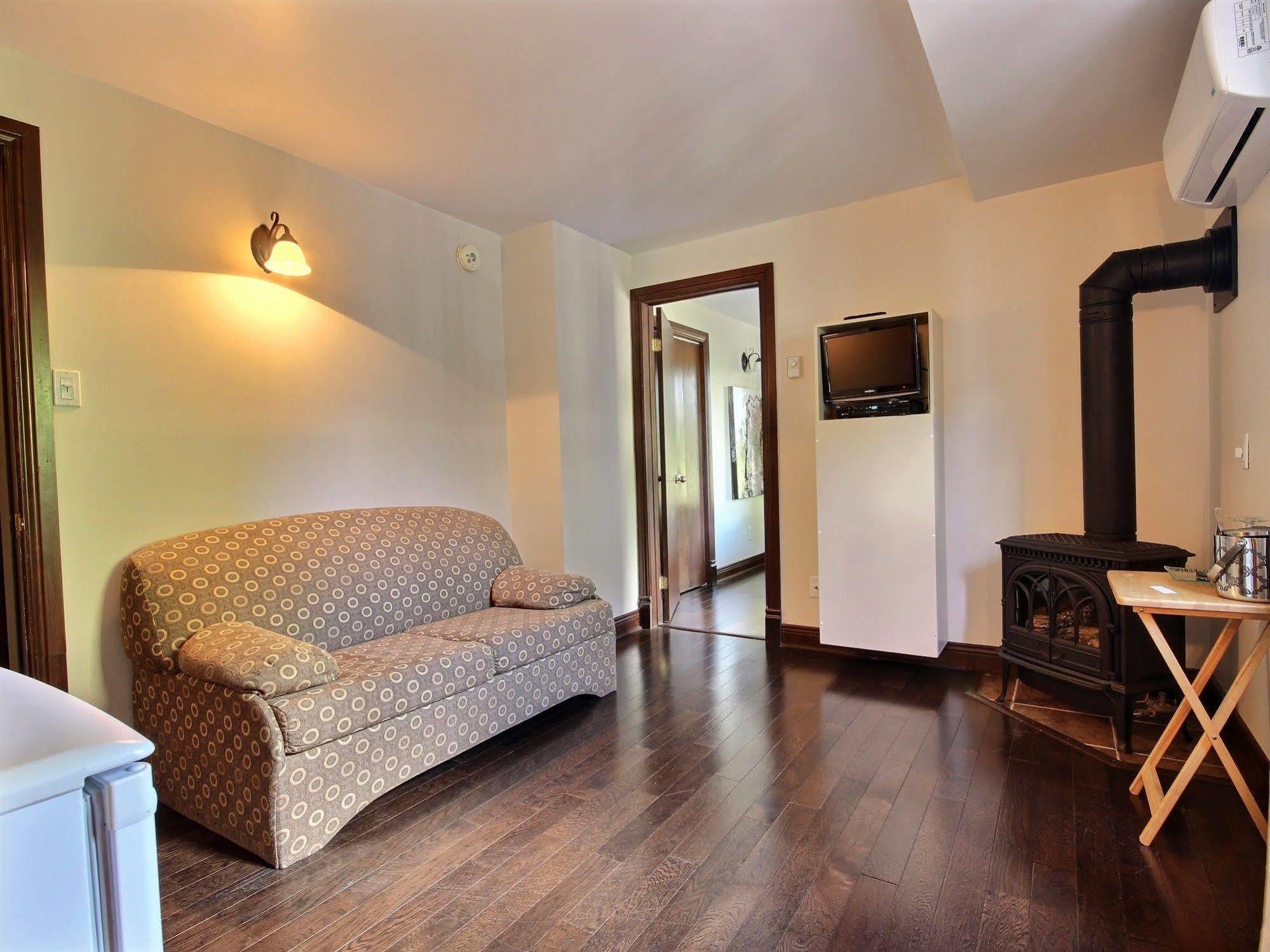 Auberge Nuits de St-Georges Bromont Extérieur photo